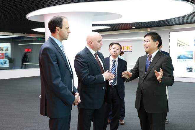 Mr. Raevskiy visit H3C Beijing Innovation Experience Center